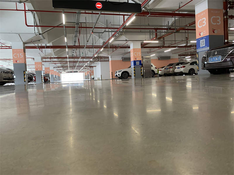 透水地坪施工流程与地坪养护方法
